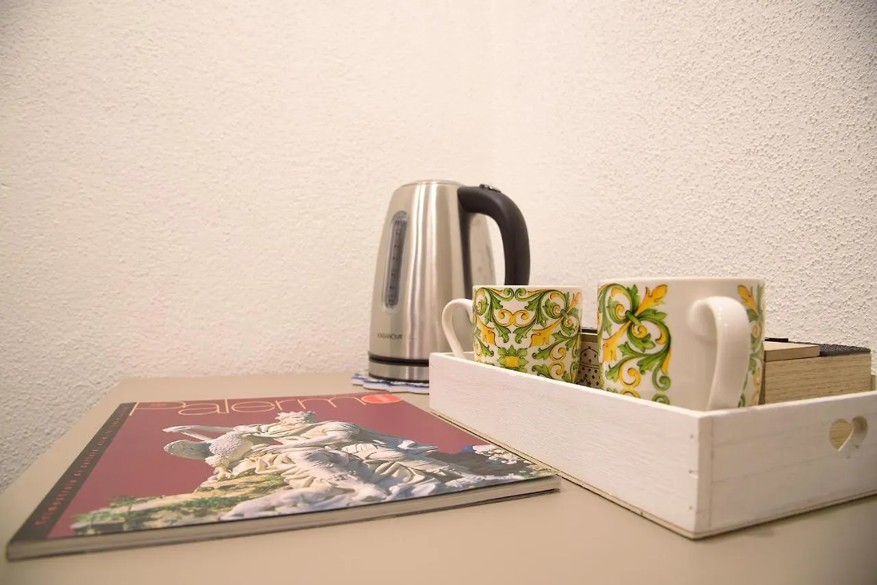 Barlaman Luxury Rooms Palermo 0*,  Italien